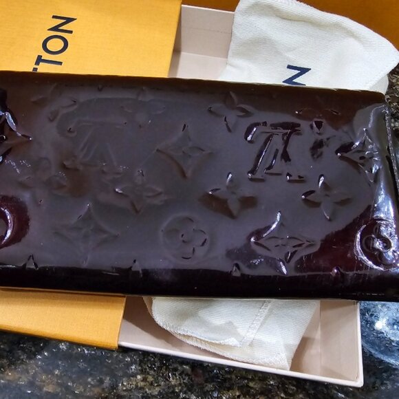 VGUC Louis Vuitton Sarah Vernis Wallet in Amarante - Picture 7 of 16